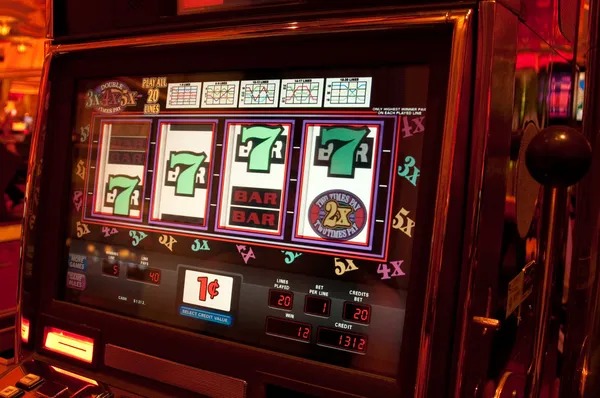 ingat123 live dealer studio with multi-currency display